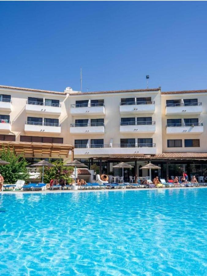 Nice Holiday Apartment Paphos Extérieur photo