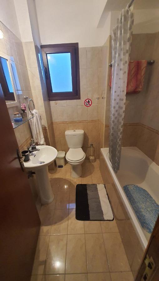 Nice Holiday Apartment Paphos Extérieur photo