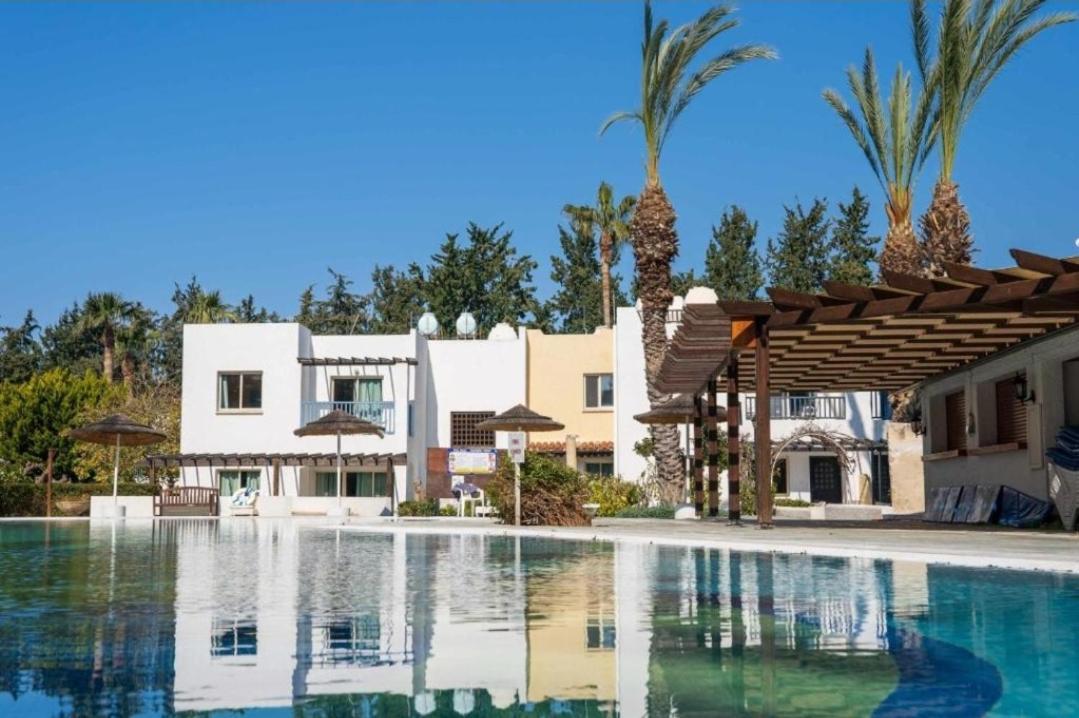 Nice Holiday Apartment Paphos Extérieur photo